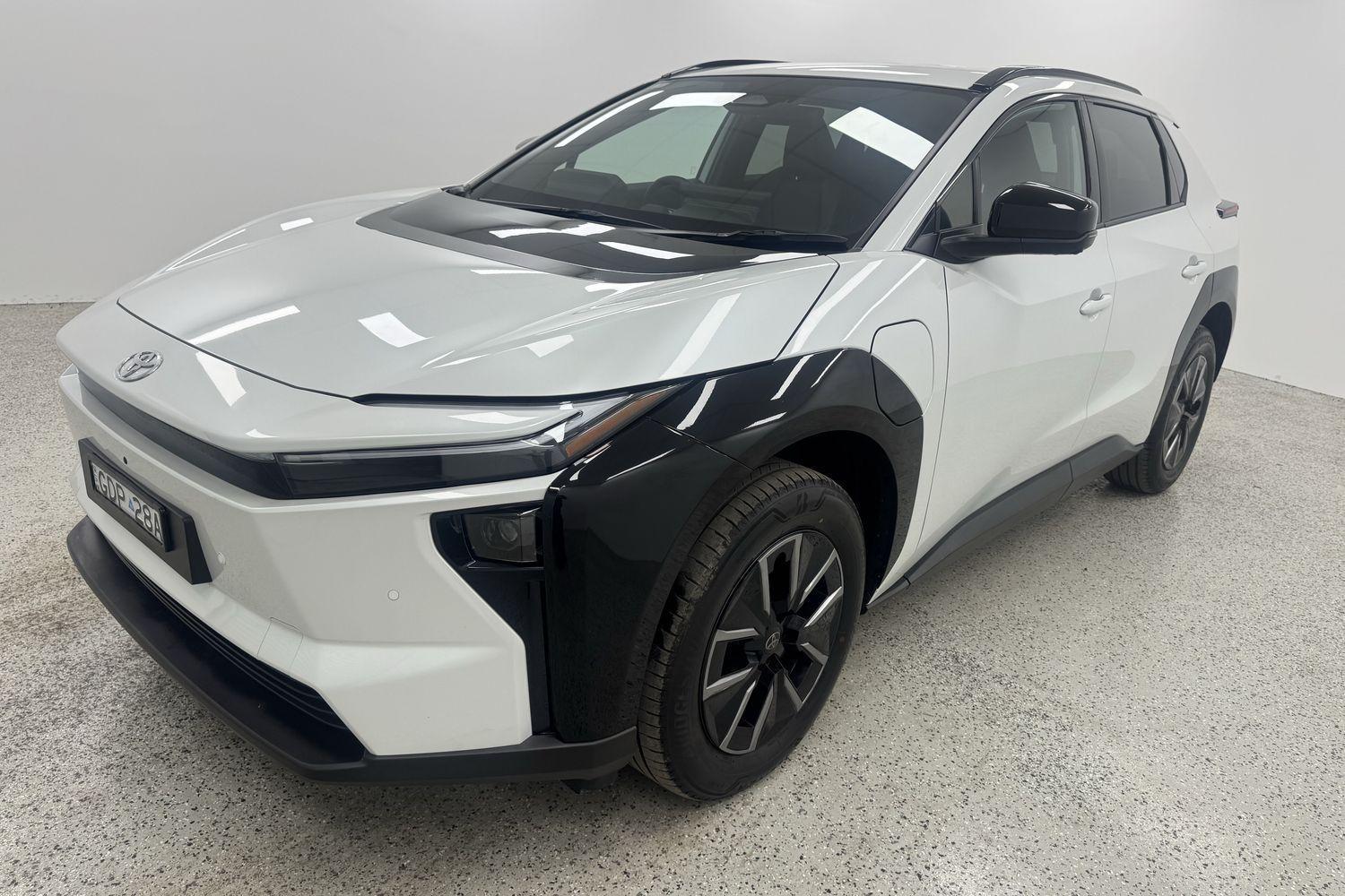 2025 Toyota bZ4X Standard 2WD in White