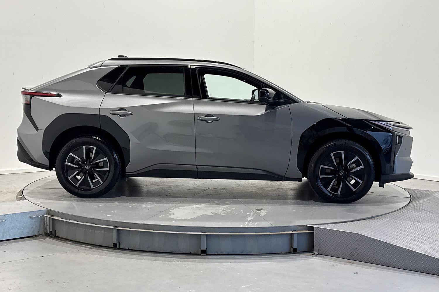 2025 Toyota bZ4X Standard 2WD in Silver