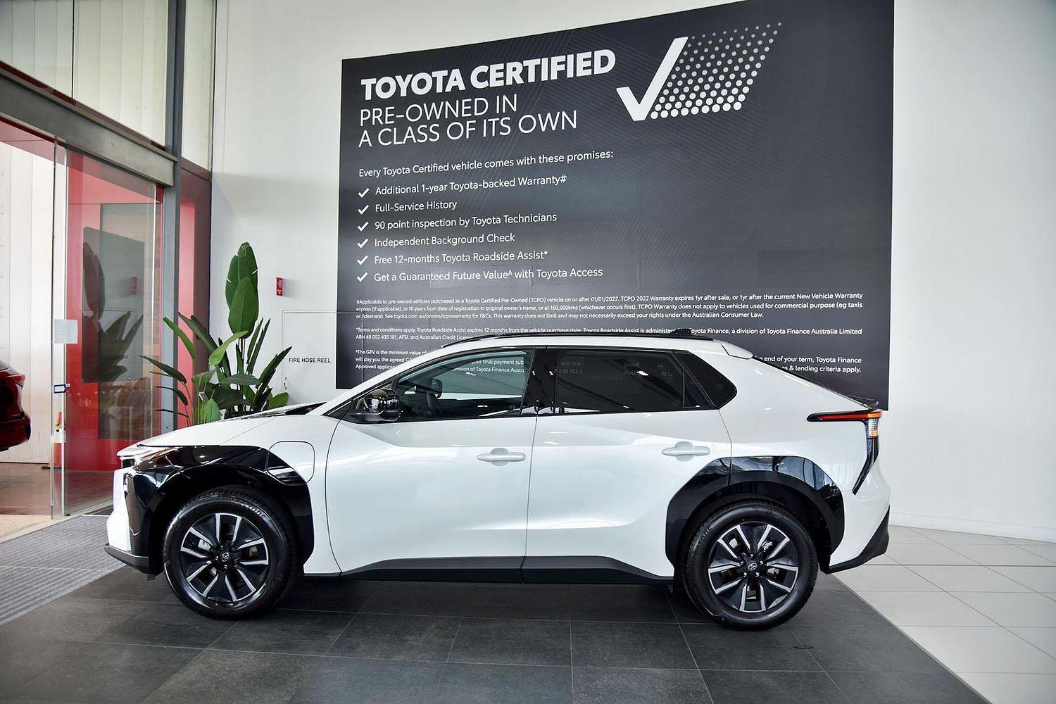 2025 Toyota bZ4X Standard 2WD in White