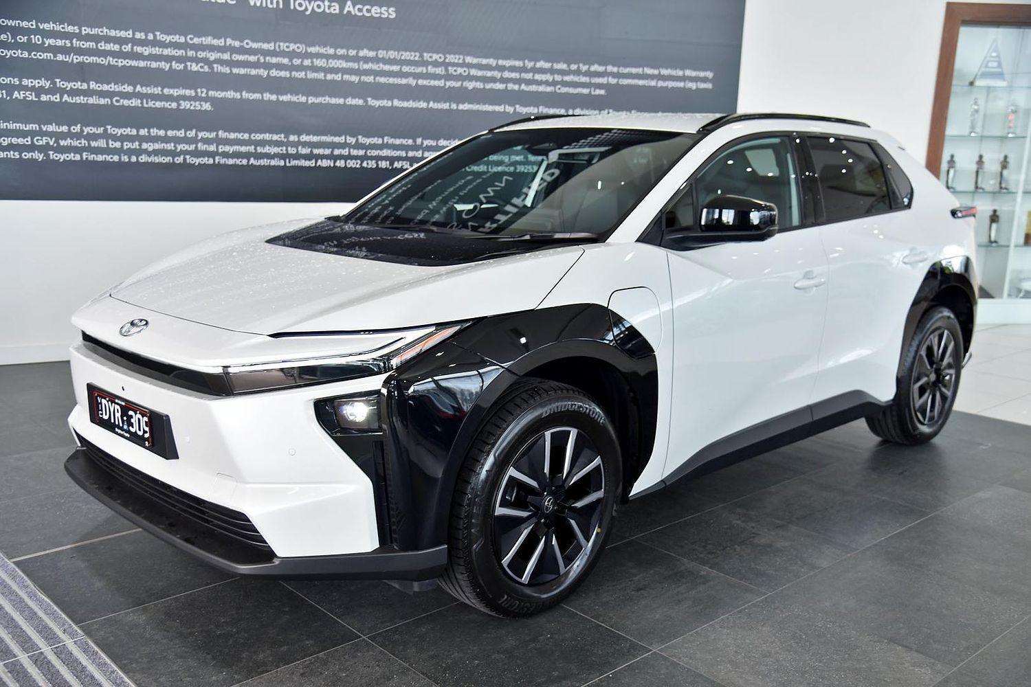 2025 Toyota bZ4X Standard 2WD in White