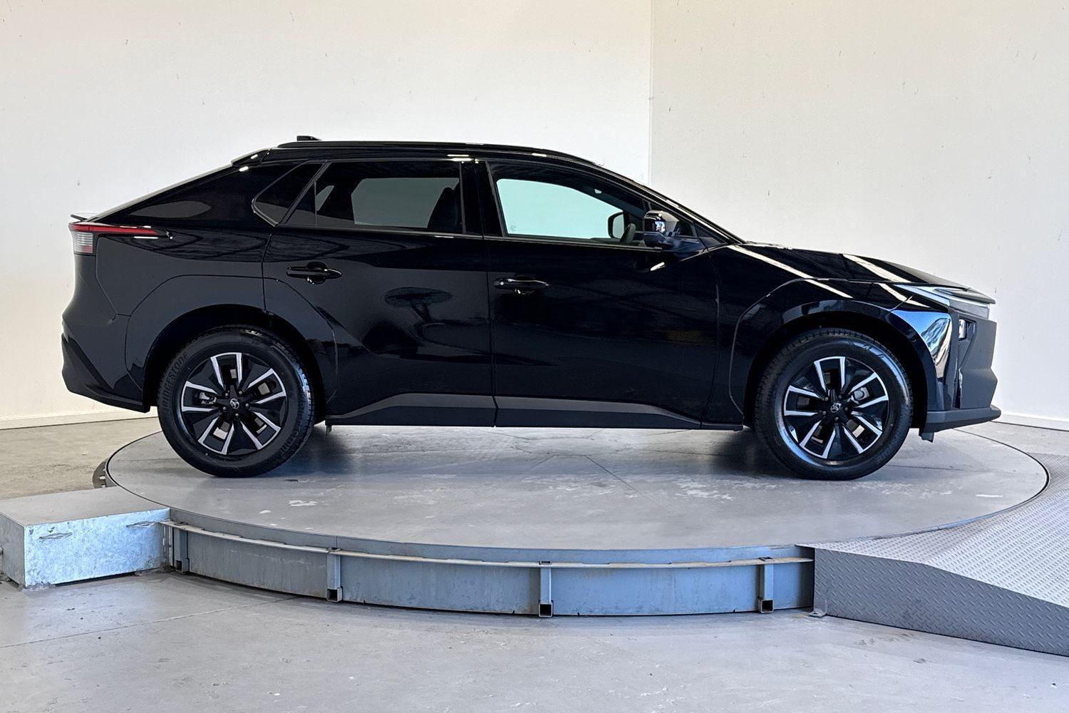 2025 Toyota bZ4X Standard 2WD in Black