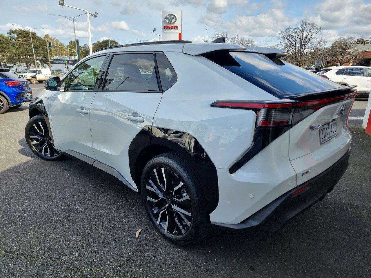 2025 Toyota bZ4X Standard AWD in White