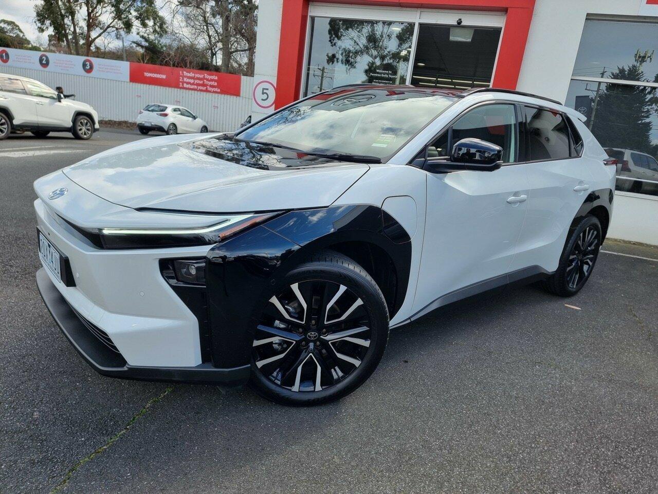 2025 Toyota bZ4X Standard AWD in White
