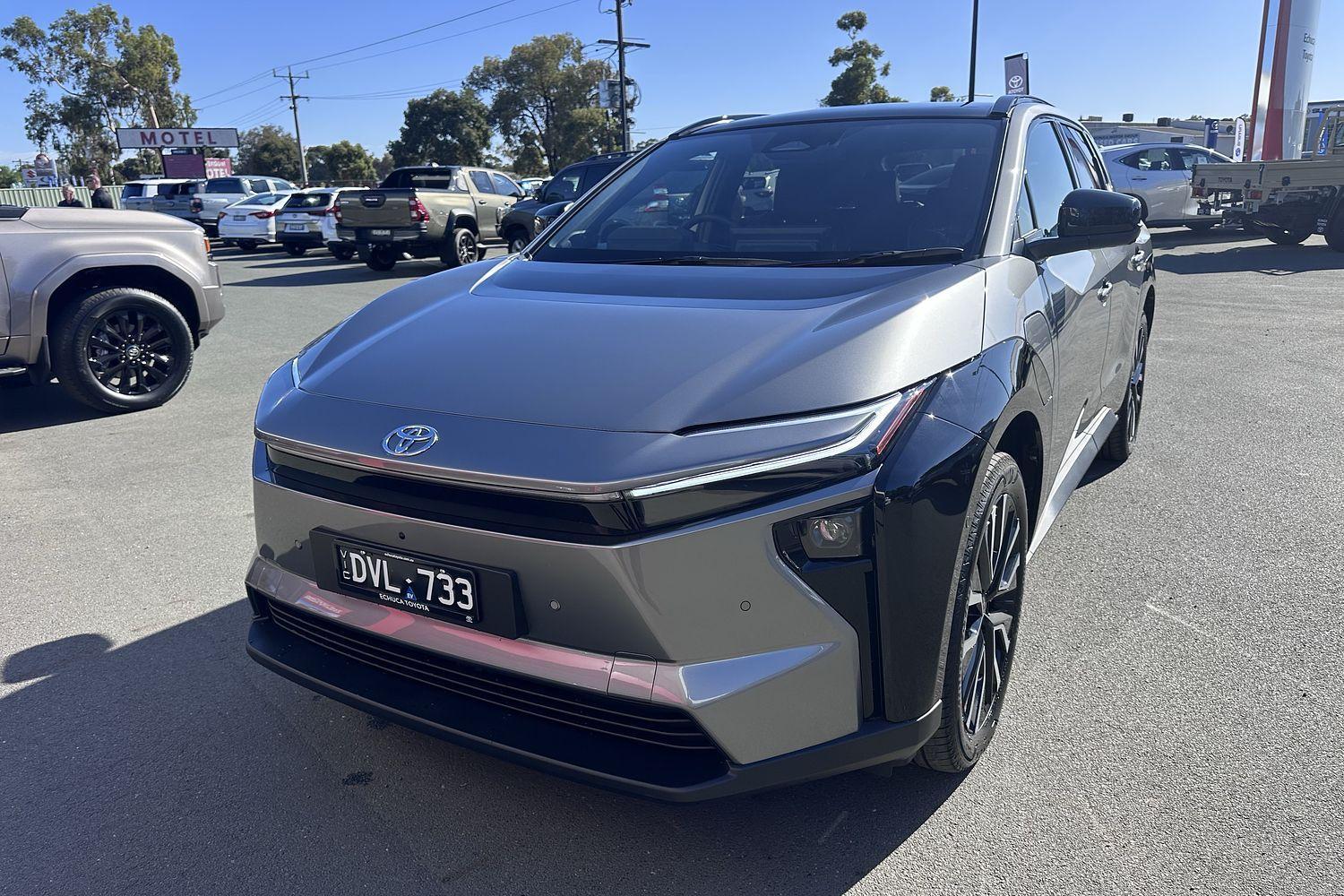2025 Toyota bZ4X AWD in Silver