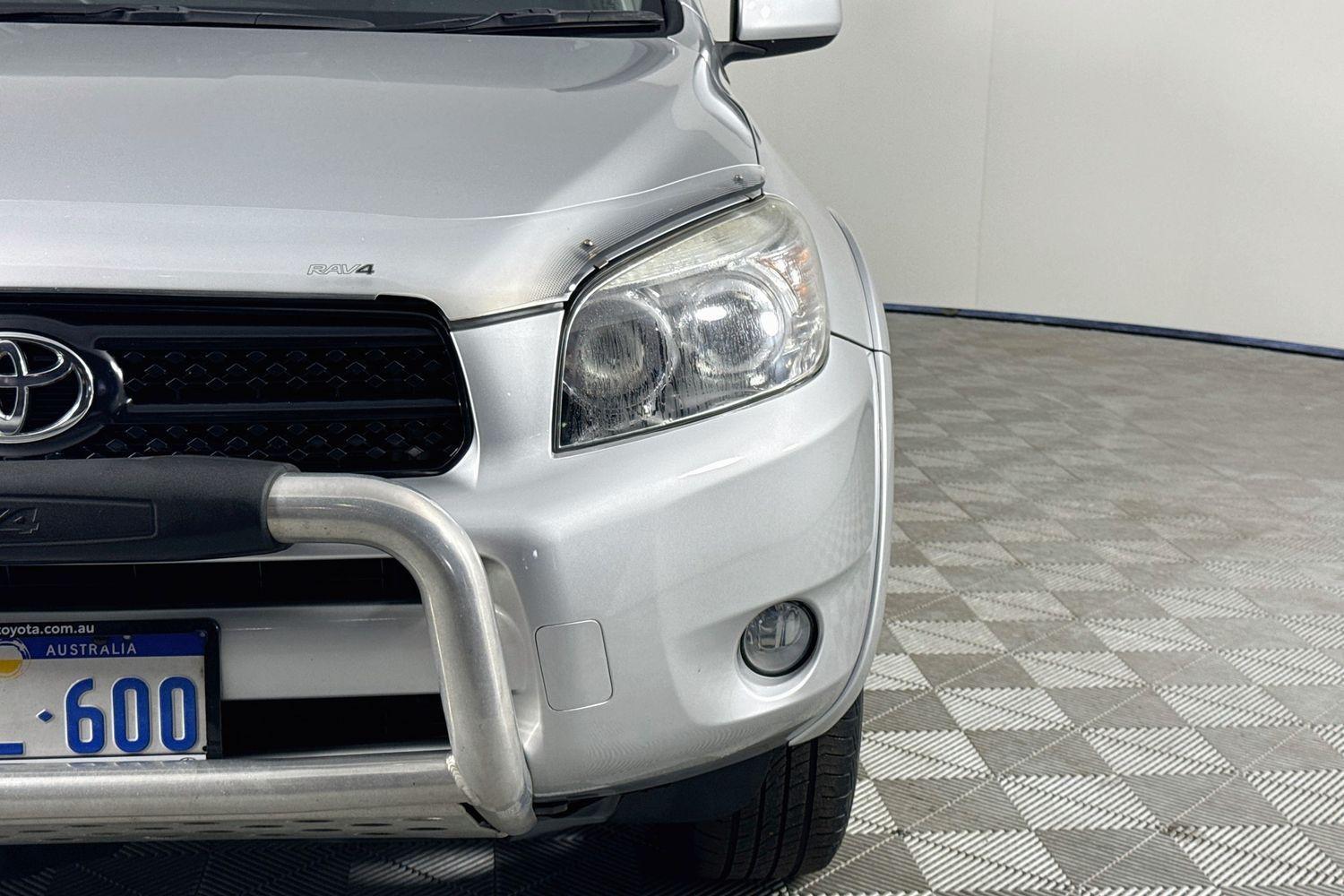2006 Toyota RAV4 Cruiser in Silver