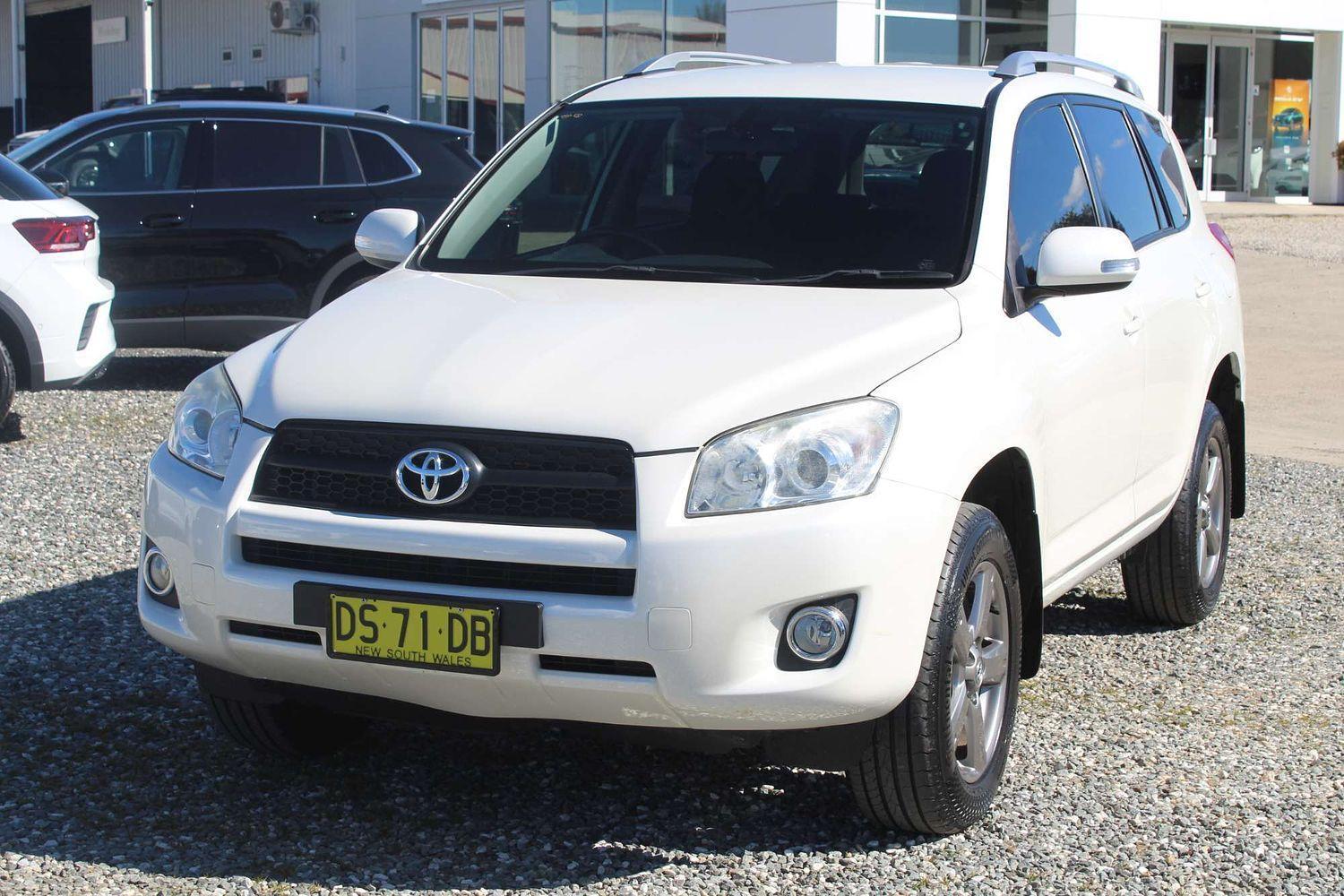2012 Toyota RAV4 Altitude AWD in White