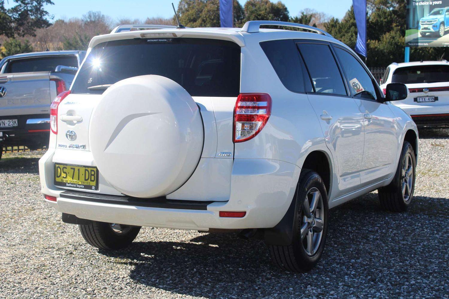 2012 Toyota RAV4 Altitude AWD in White