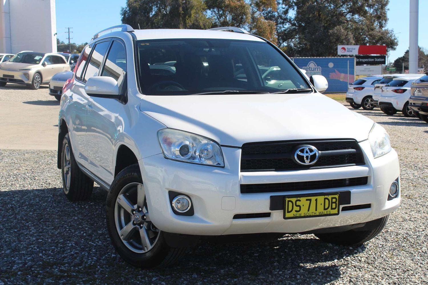 2012 Toyota RAV4 Altitude AWD in White