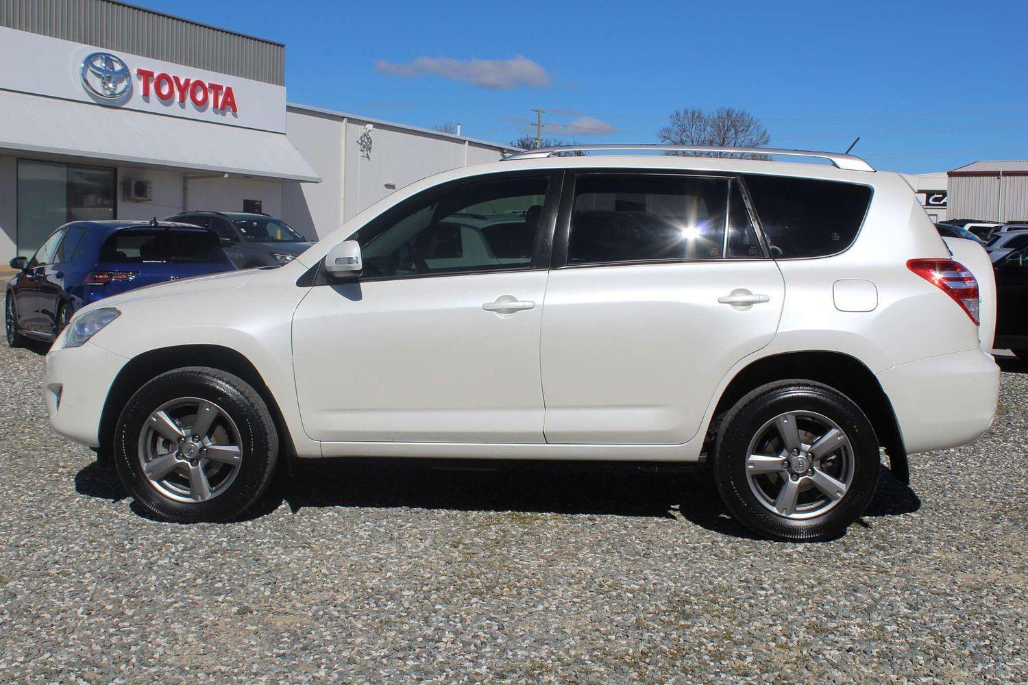 2012 Toyota RAV4 Altitude AWD in White