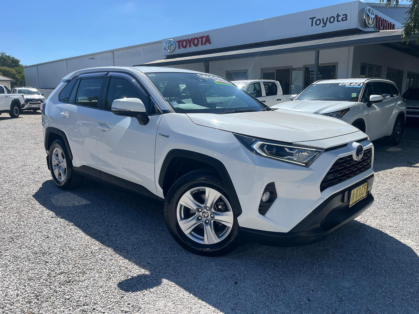 2021 Toyota RAV4 GX in White