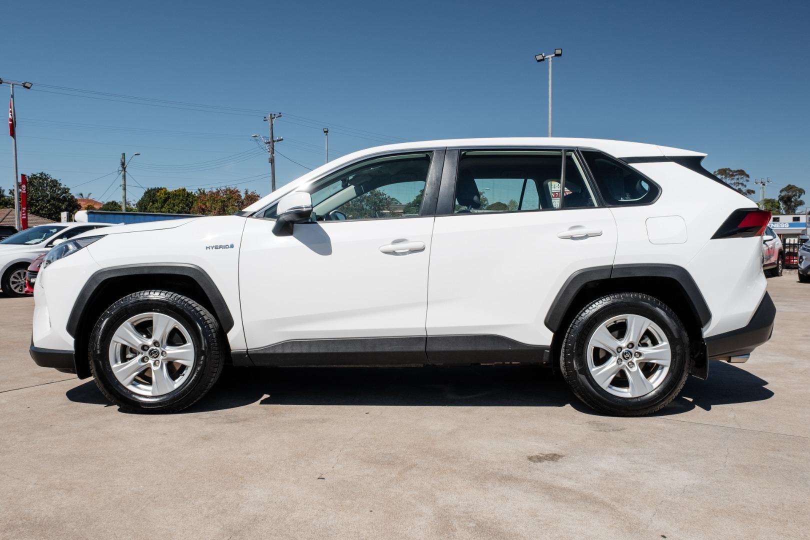 2021 Toyota RAV4 GX AWD in White