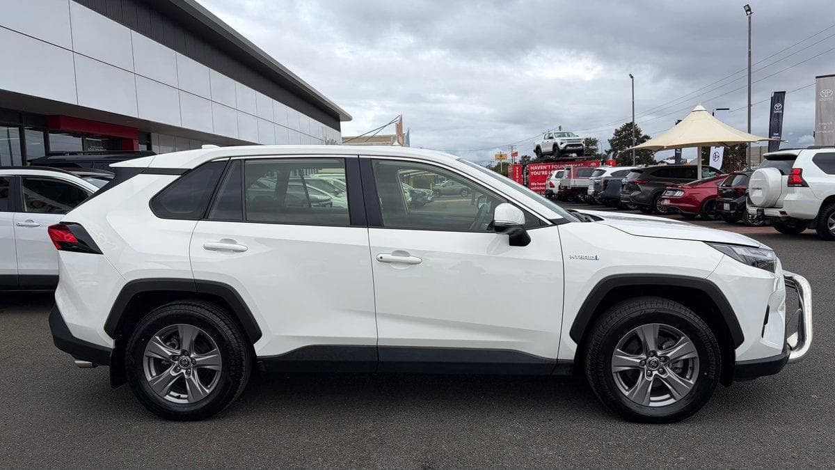 2023 Toyota RAV4 GX in White