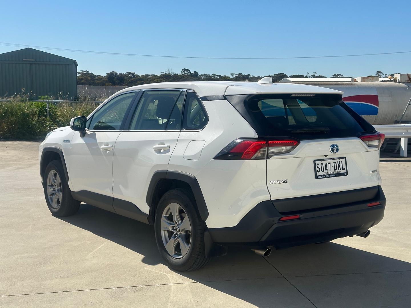 2023 Toyota RAV4 GX AWD in White