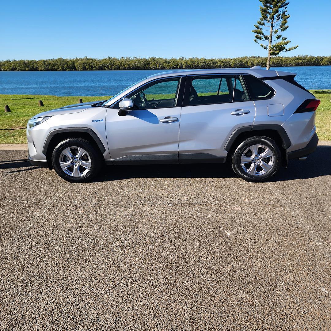2023 Toyota RAV4 GX AWD in Silver