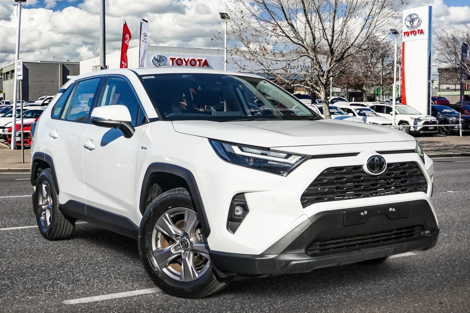 2025 Toyota RAV4 GX AWD in White