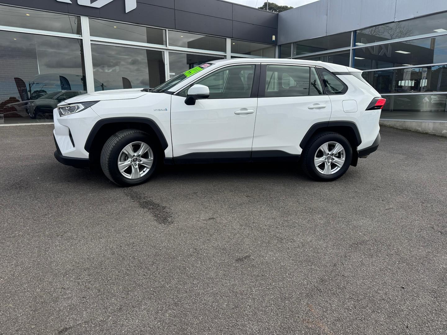 2020 Toyota RAV4 GX AWD in White