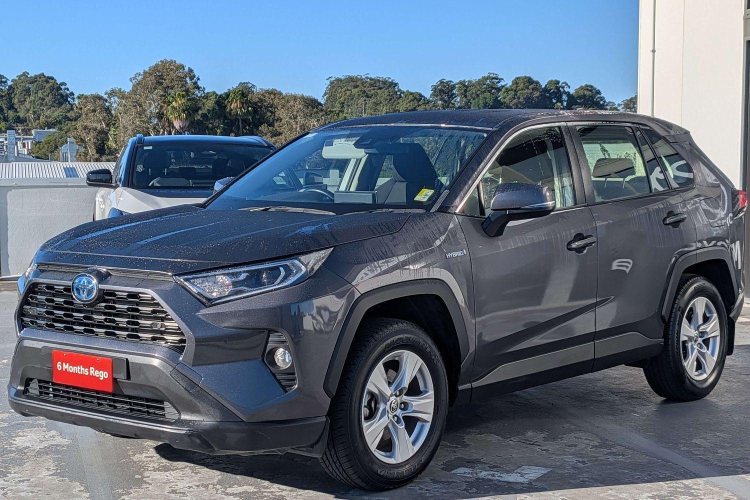 2021 Toyota RAV4 GX AWD in Silver