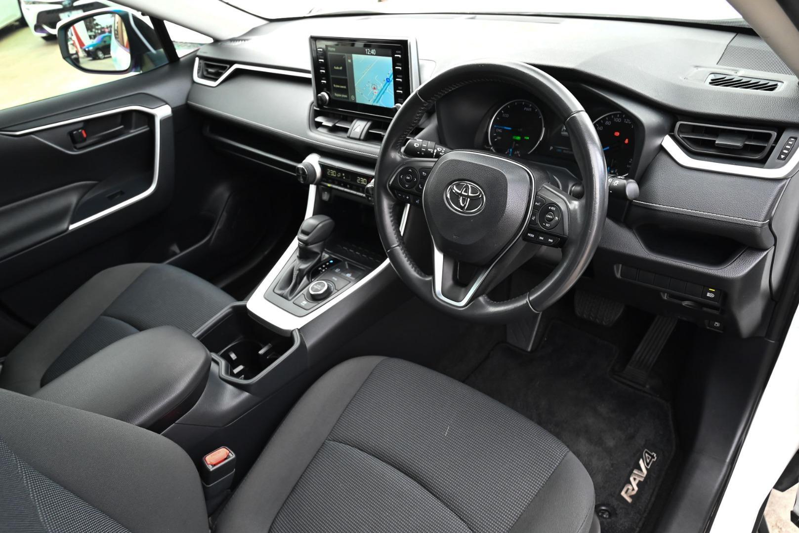 2022 Toyota RAV4 GX AWD in White