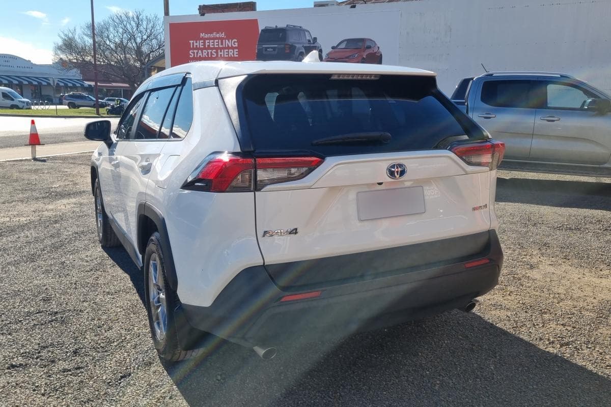 2021 Toyota RAV4 GX AWD in White