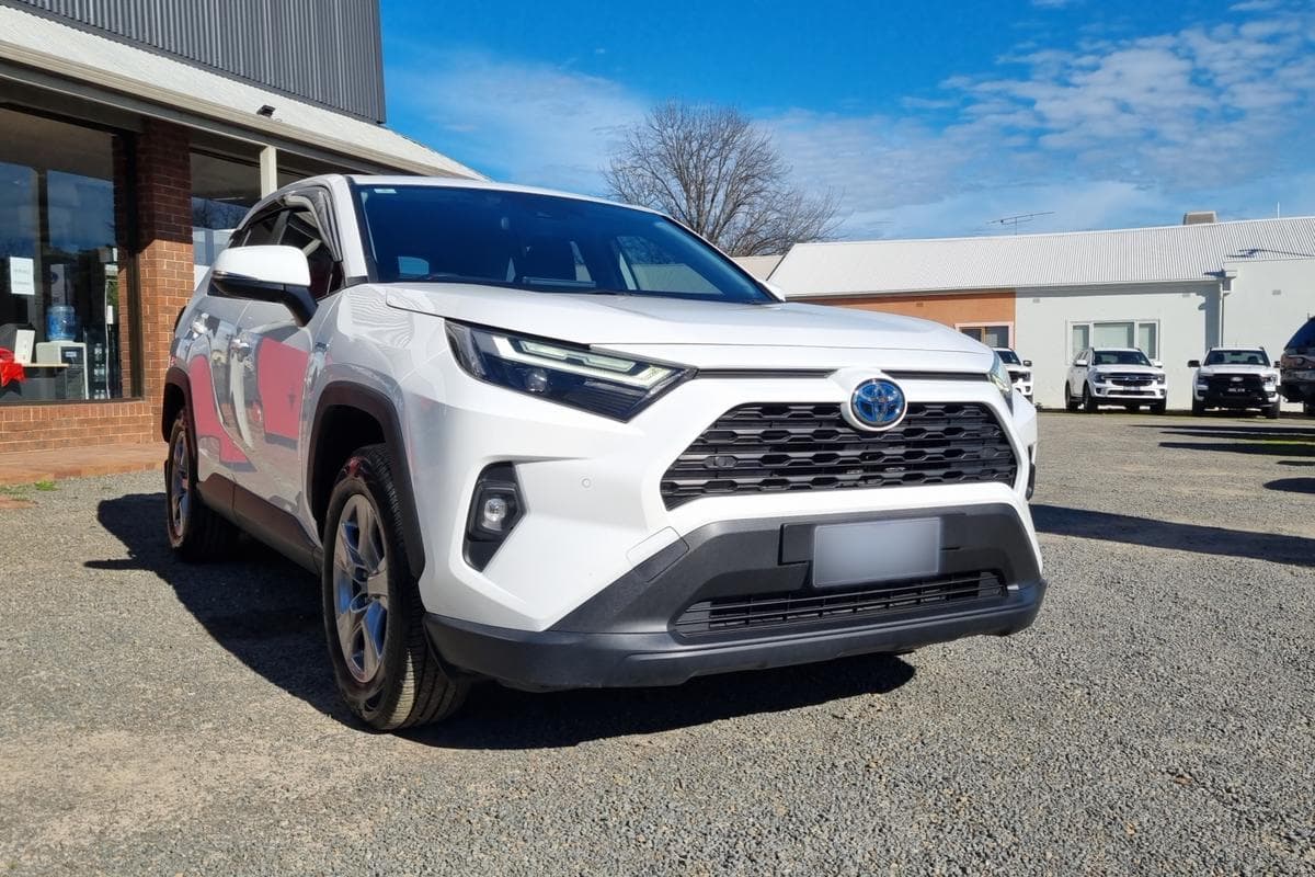 2021 Toyota RAV4 GX AWD in White