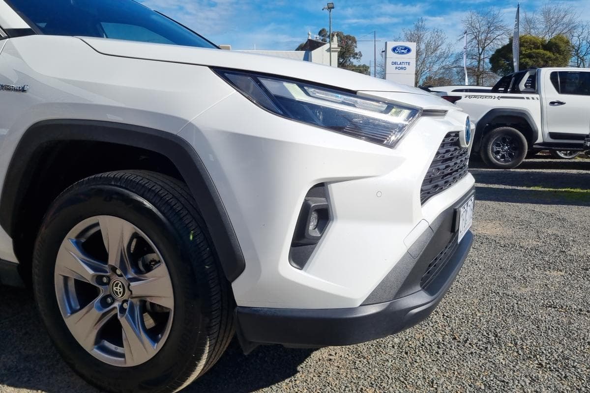 2021 Toyota RAV4 GX AWD in White