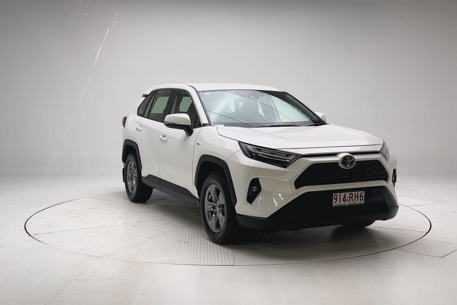 2025 Toyota RAV4 GX AWD in White