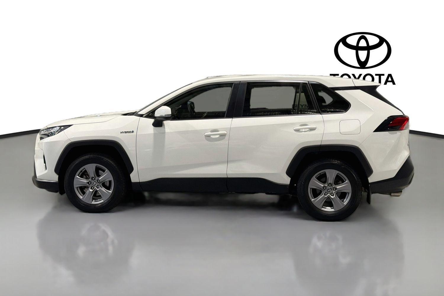 2022 Toyota RAV4 GX AWD in White