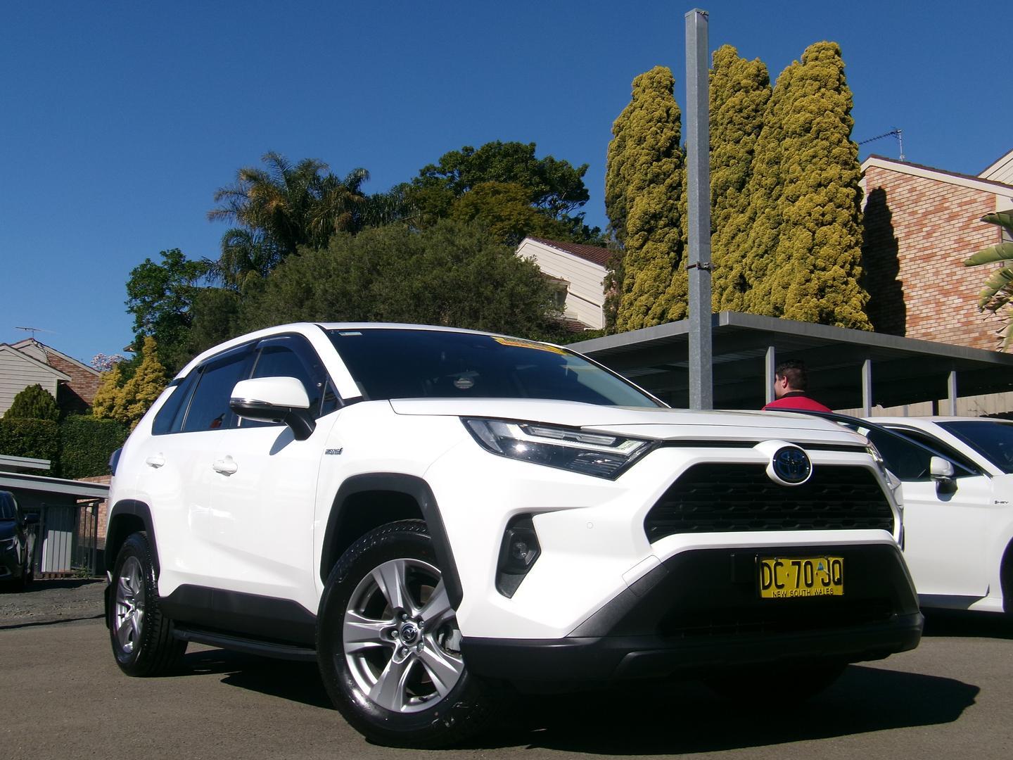 2022 Toyota RAV4 GX AWD in White