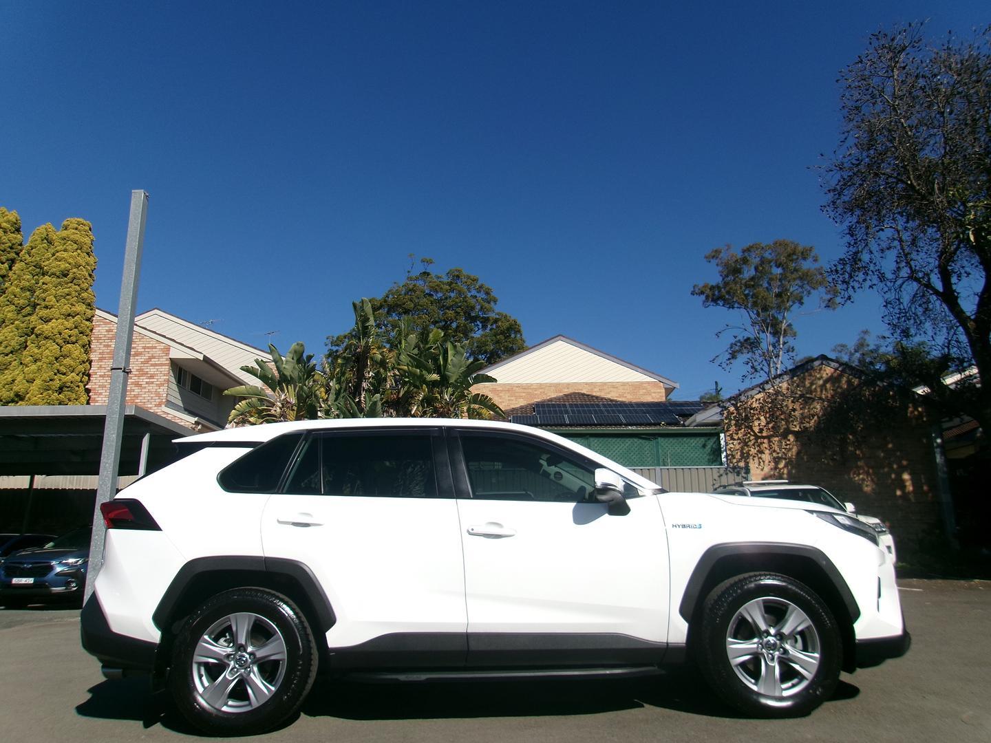 2022 Toyota RAV4 GX AWD in White