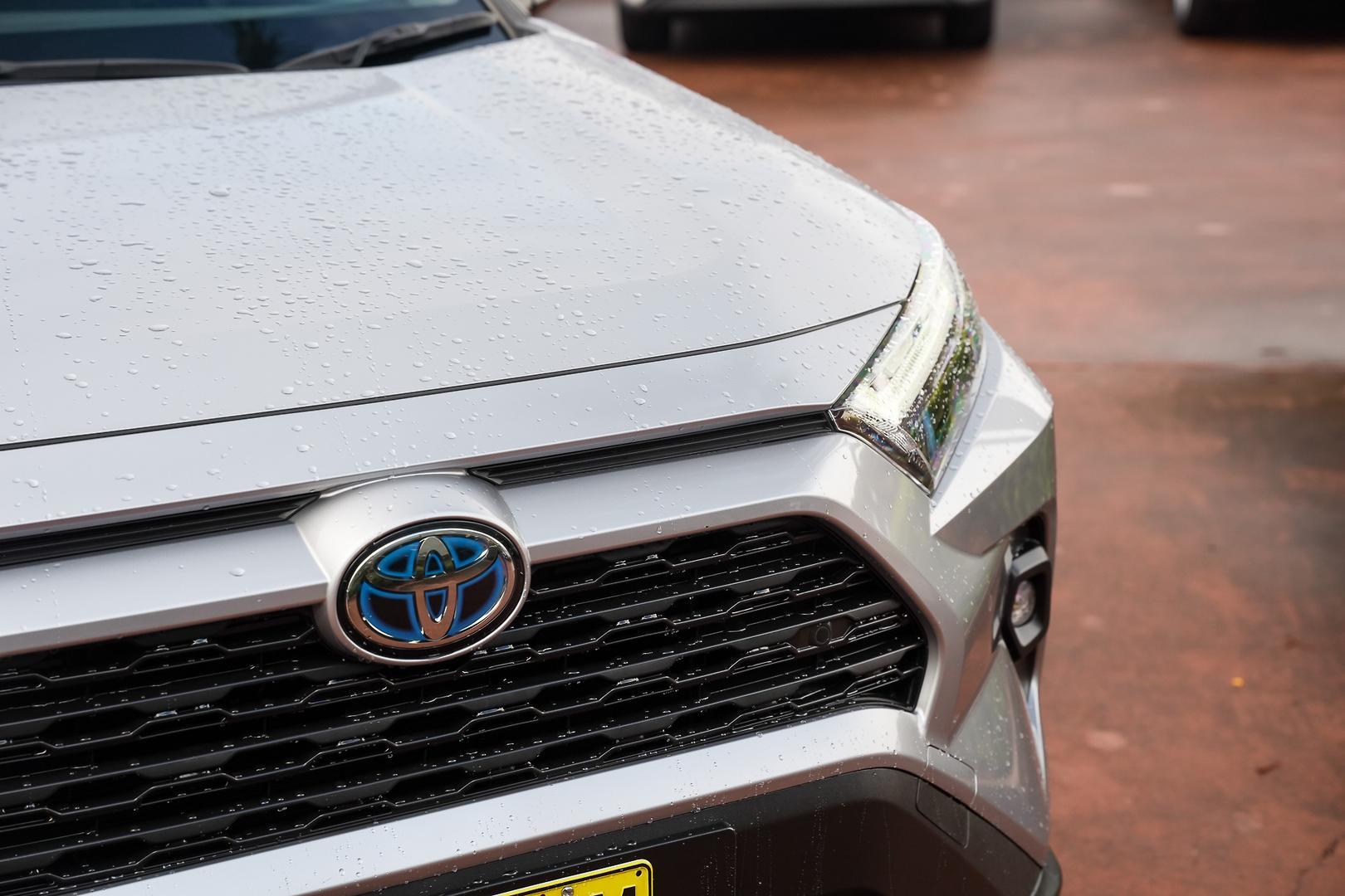 2021 Toyota RAV4 GX AWD in Silver