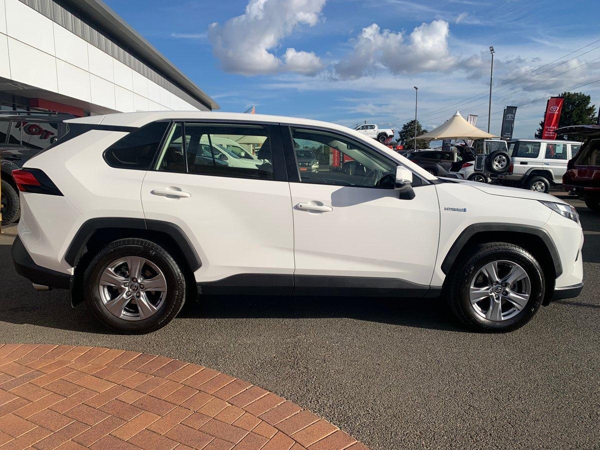 2022 Toyota RAV4 GX AWD in White