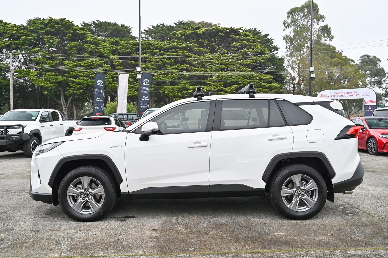 2022 Toyota RAV4 GX AWD in White