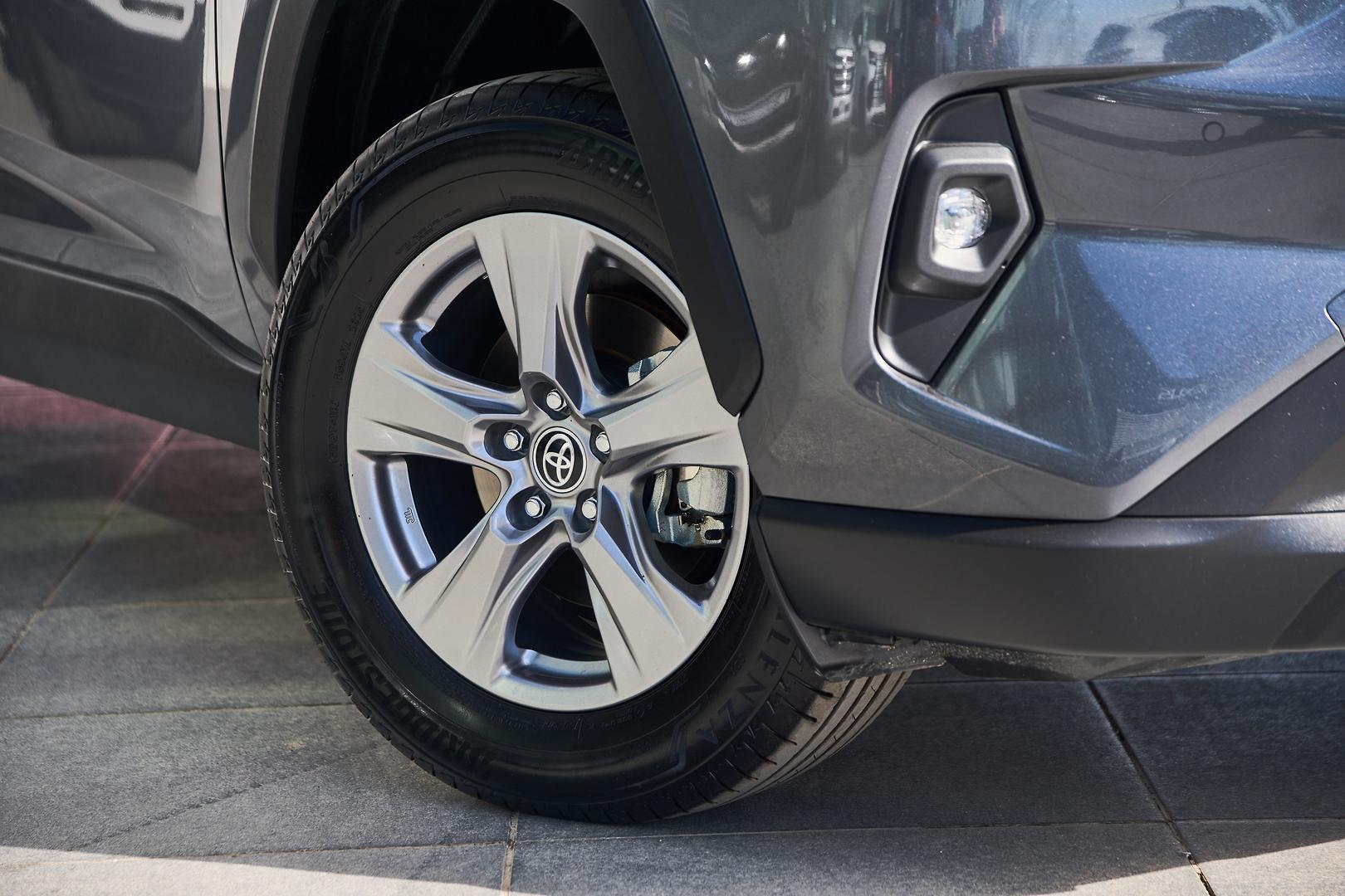 2025 Toyota RAV4 GX AWD in Silver