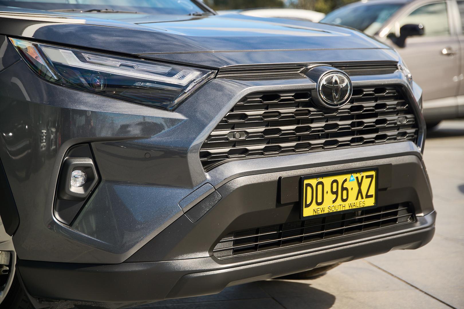 2025 Toyota RAV4 GX AWD in Silver