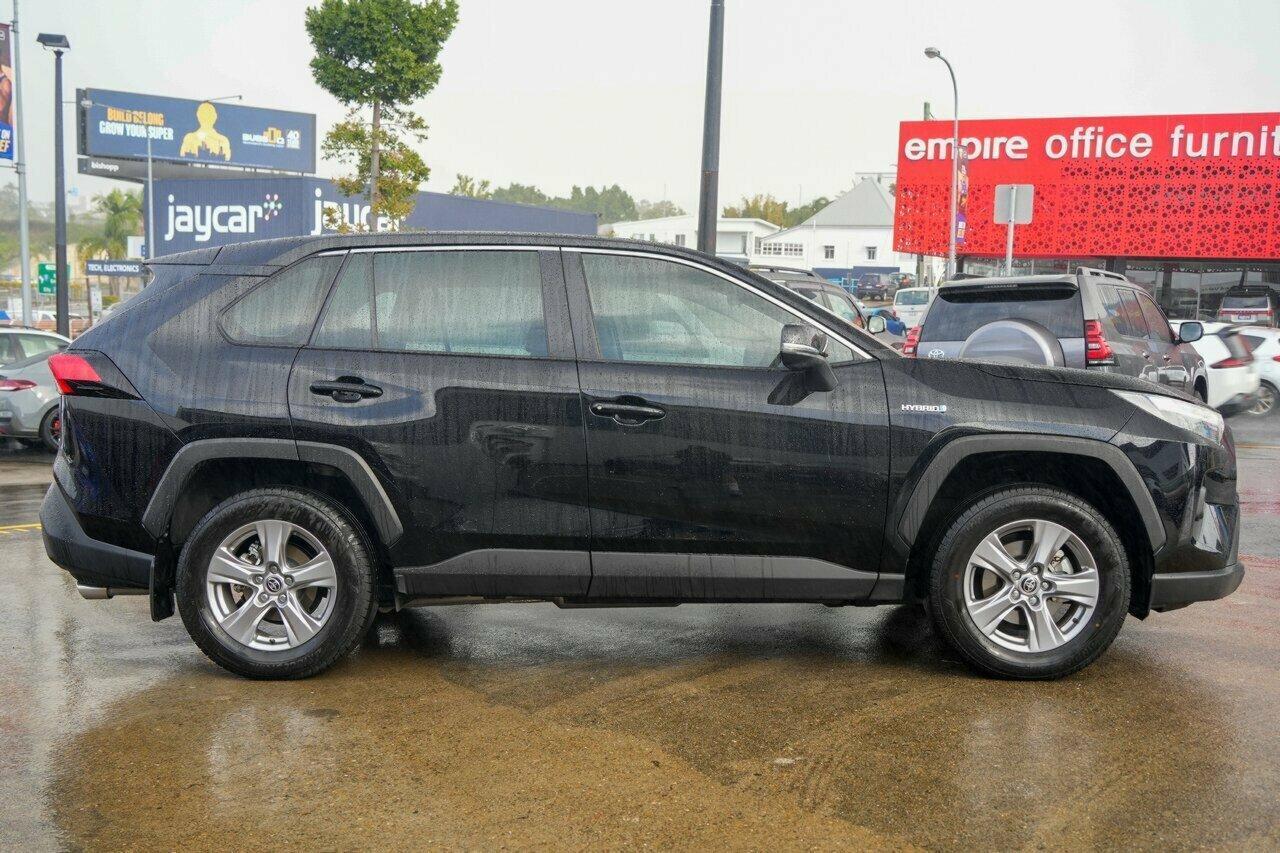 2022 Toyota RAV4 GX AWD in Black