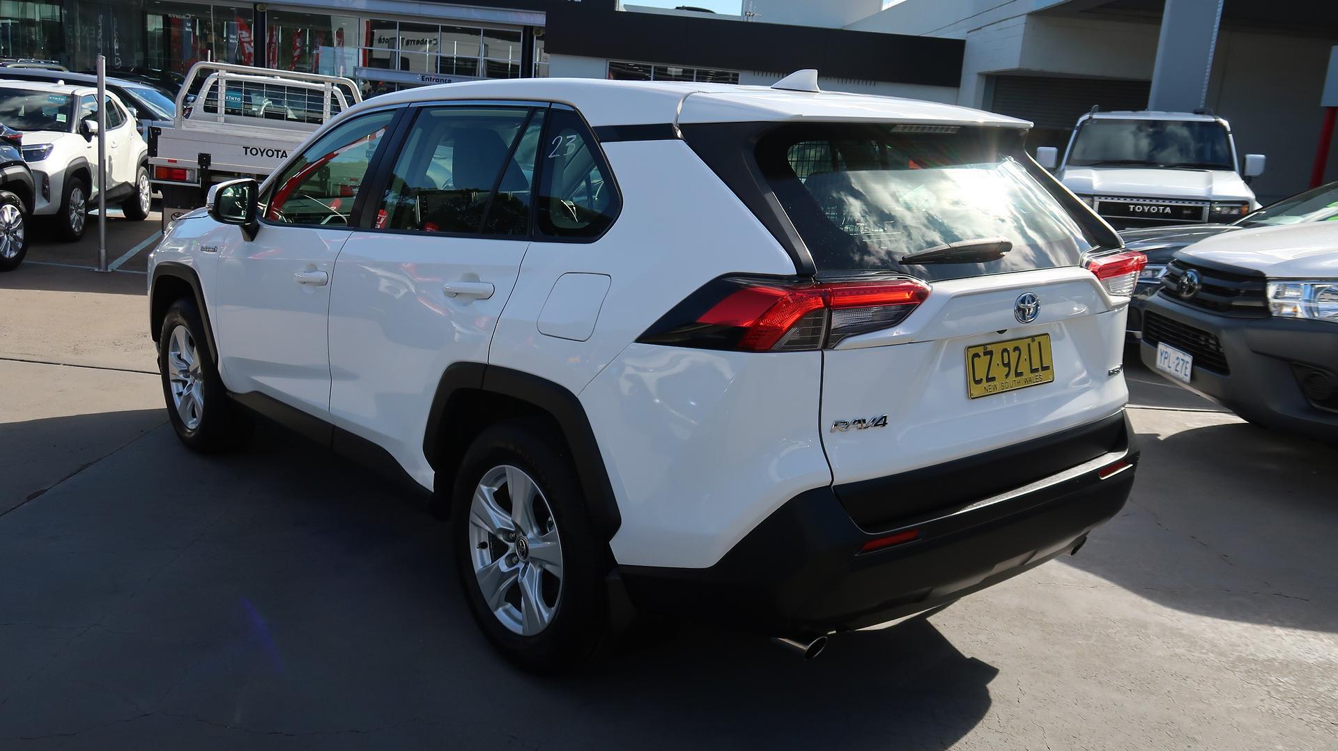 2020 Toyota RAV4 GX AWD in White