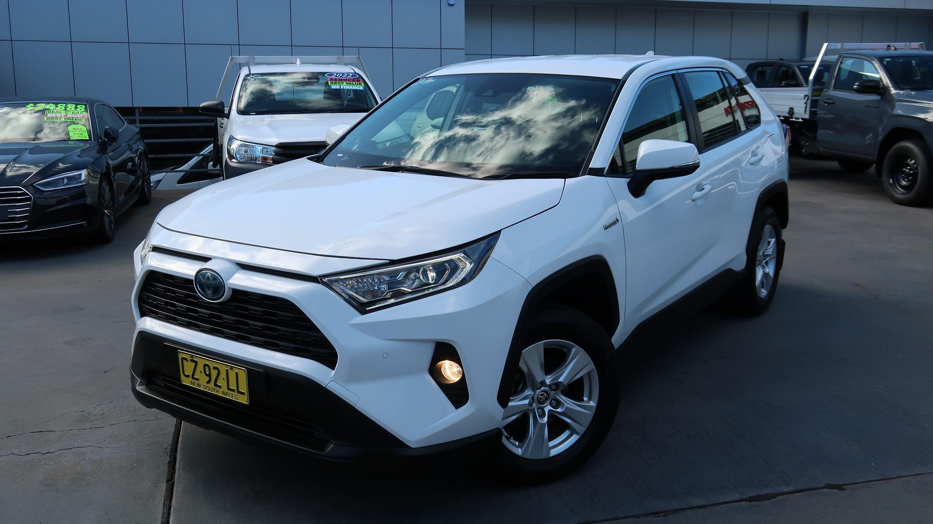 2020 Toyota RAV4 GX AWD in White