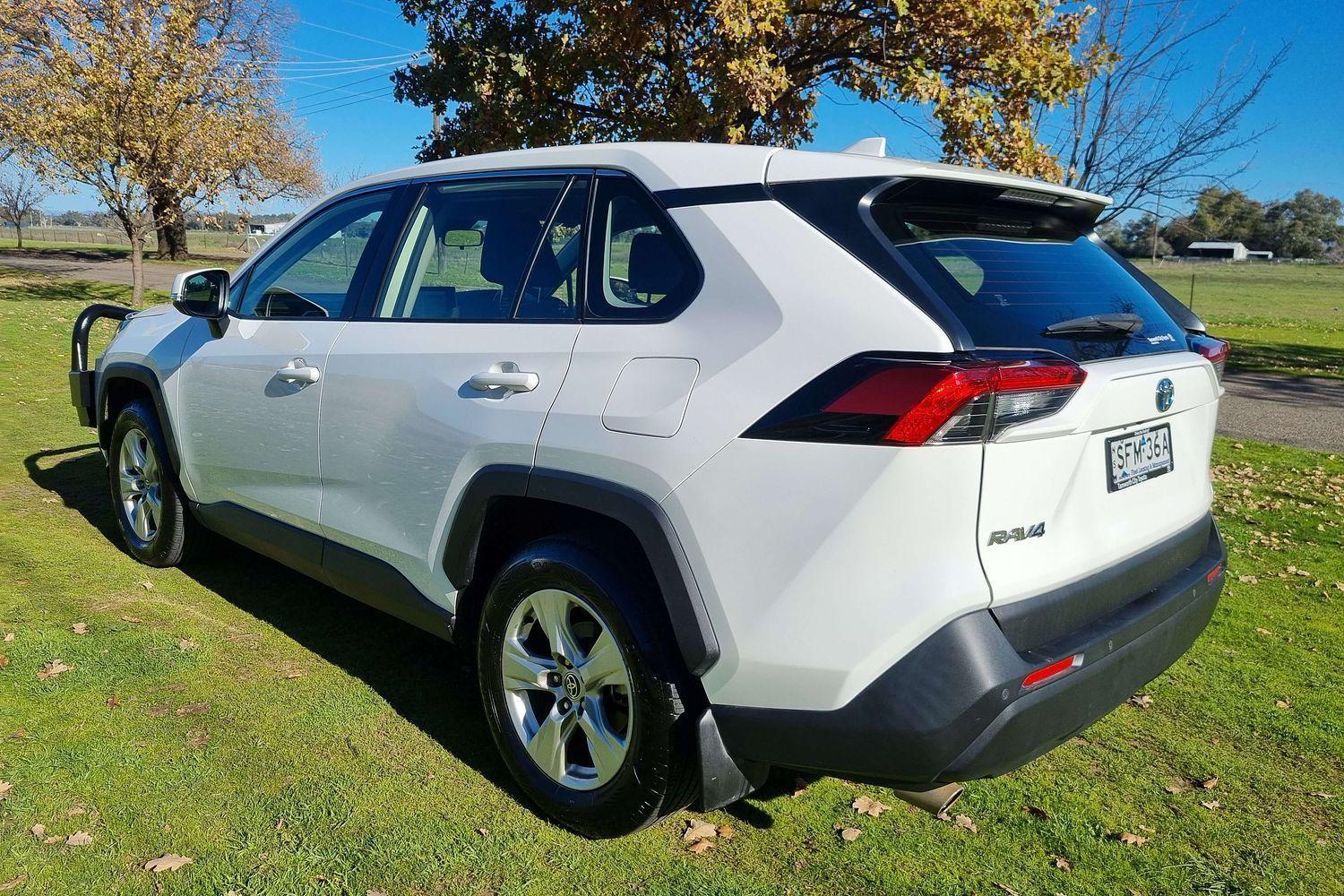 2021 Toyota RAV4 GX AWD in White