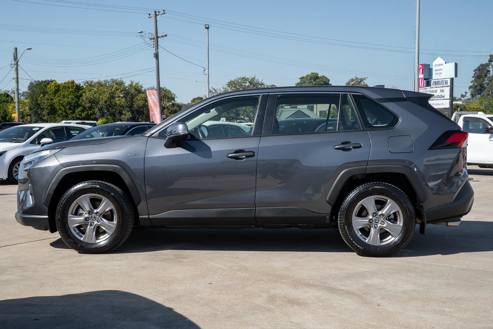 2025 Toyota RAV4 GX AWD in Silver