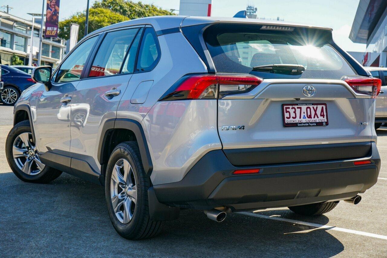 2025 Toyota RAV4 GX AWD in Silver