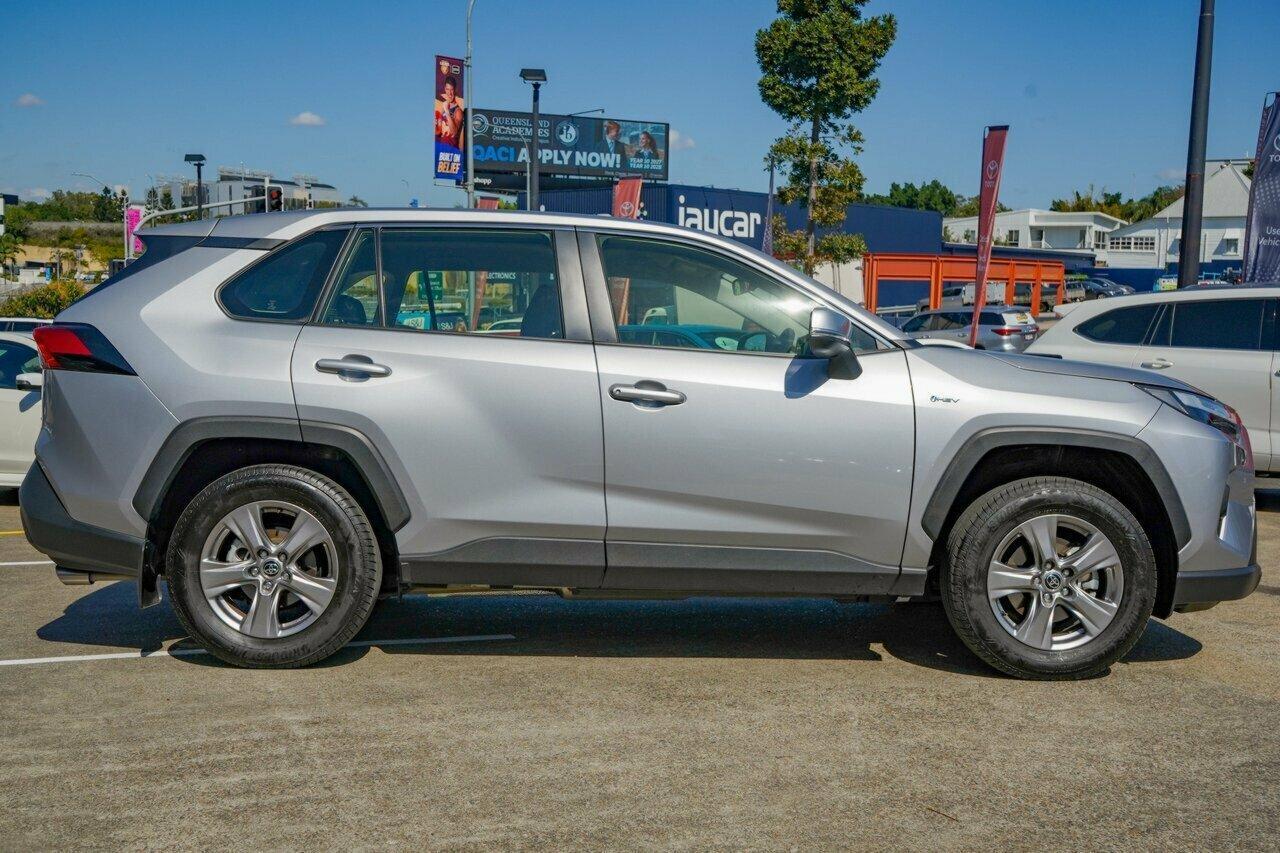 2025 Toyota RAV4 GX AWD in Silver