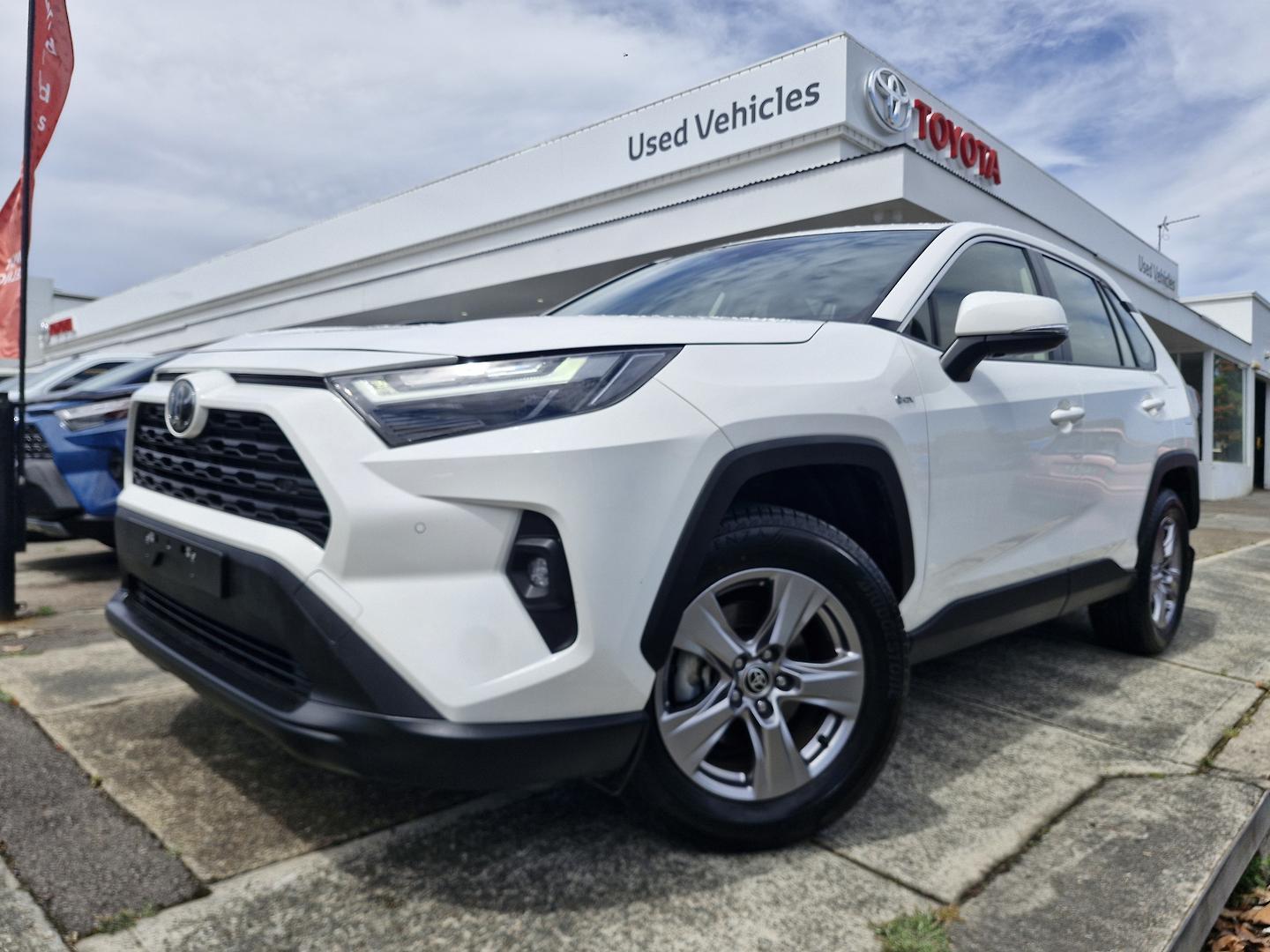 2025 Toyota RAV4 GX AWD in White
