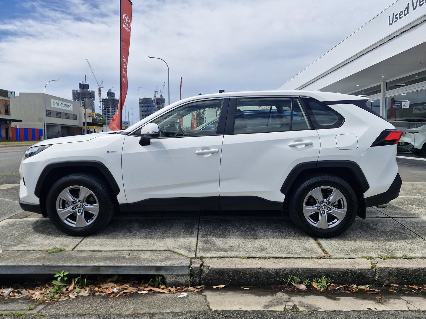 2025 Toyota RAV4 GX AWD in White