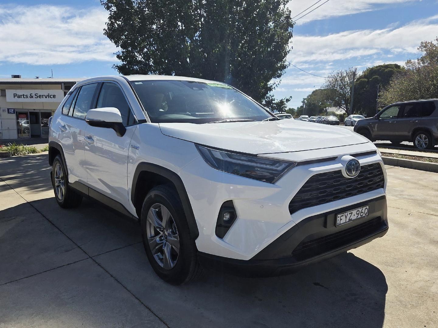 2022 Toyota RAV4 GX AWD in White