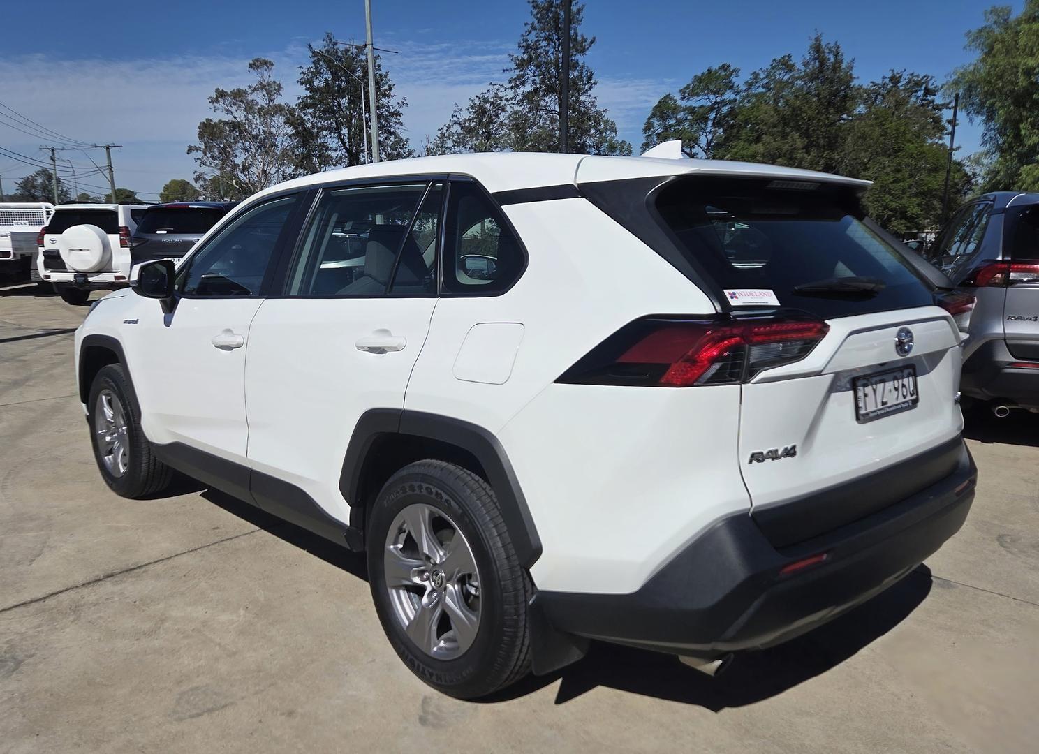 2022 Toyota RAV4 GX AWD in White