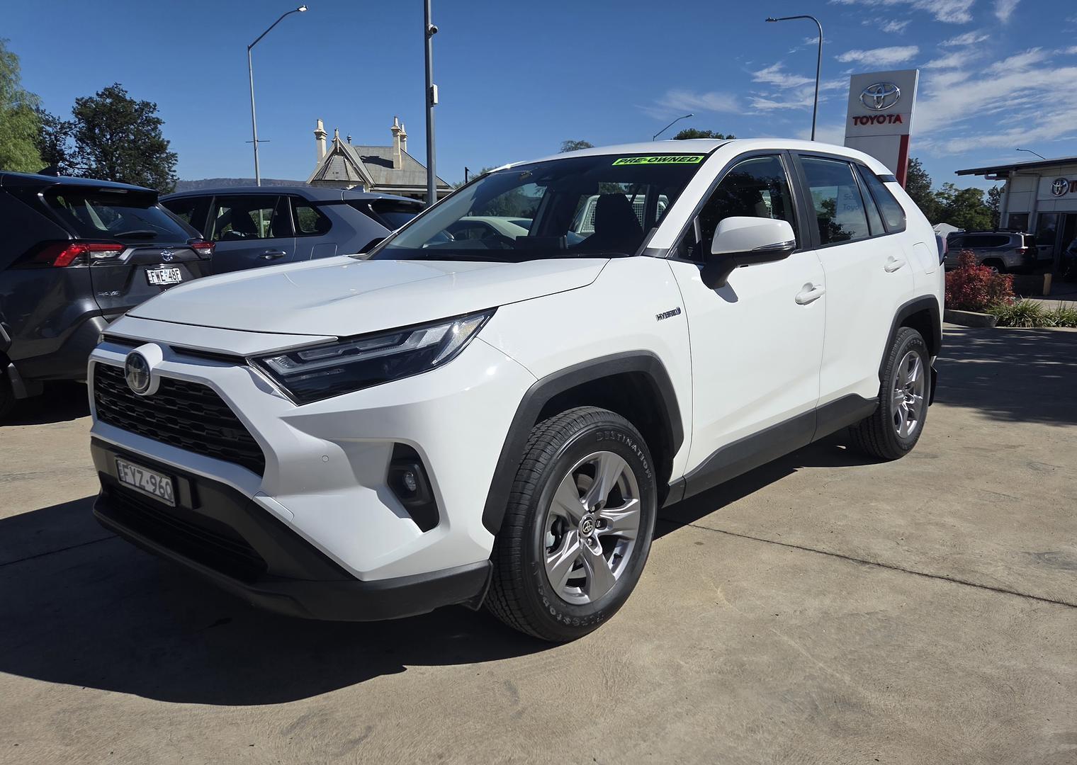 2022 Toyota RAV4 GX AWD in White