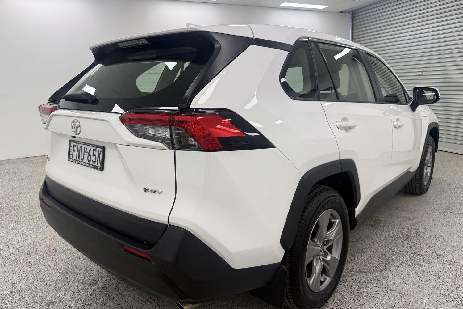 2025 Toyota RAV4 GX AWD in White