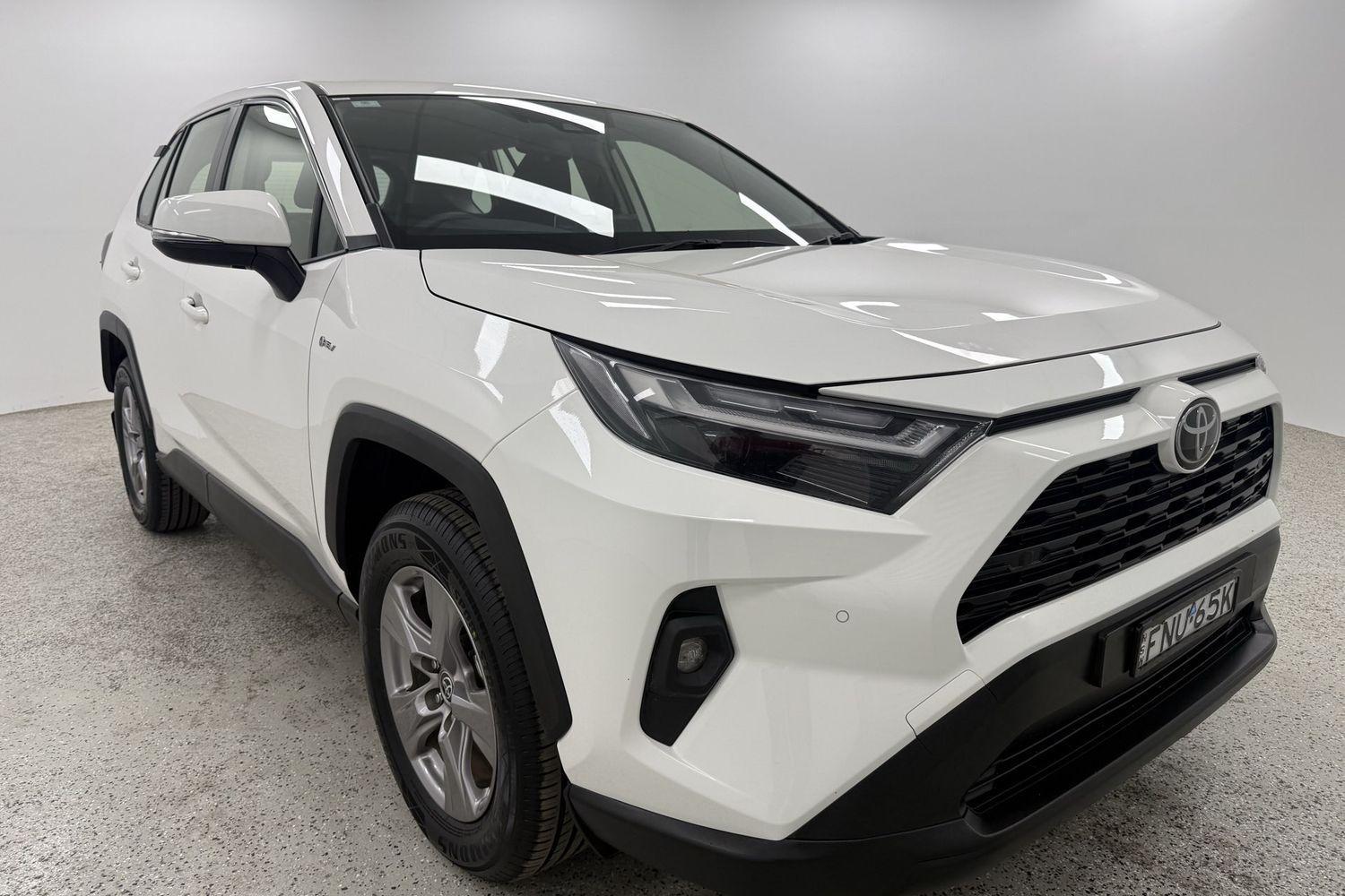 2025 Toyota RAV4 GX AWD in White