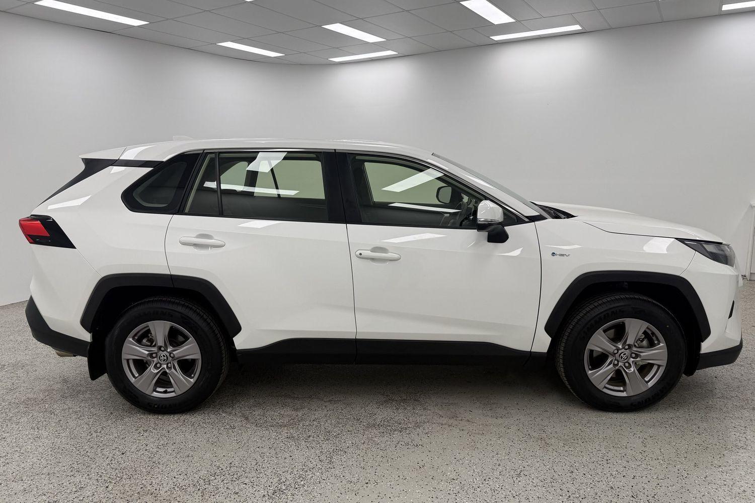 2025 Toyota RAV4 GX AWD in White