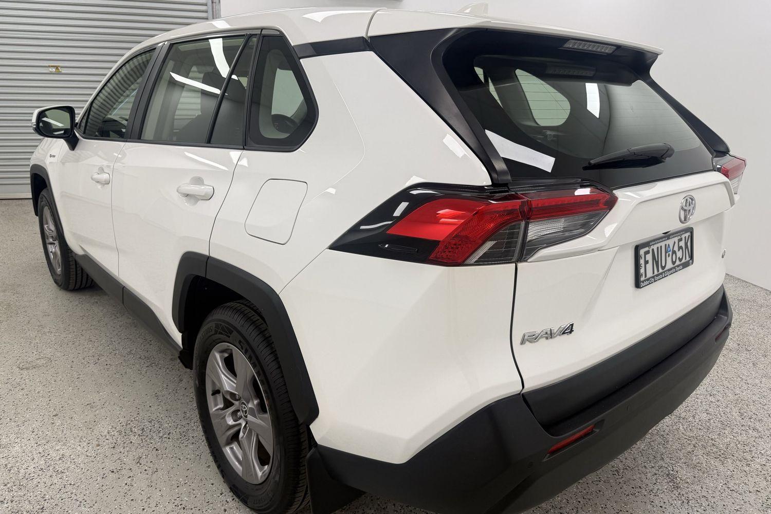 2025 Toyota RAV4 GX AWD in White